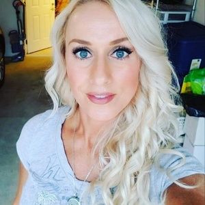 Meet your Posher, Cassandra